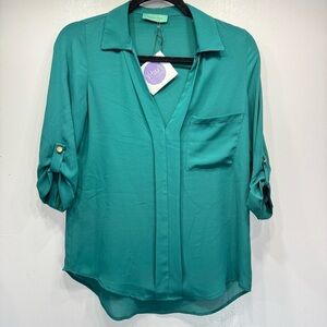 Sugarmint Boutique Green Button Tab Half Sleeve Pleated V Neck Blouse
